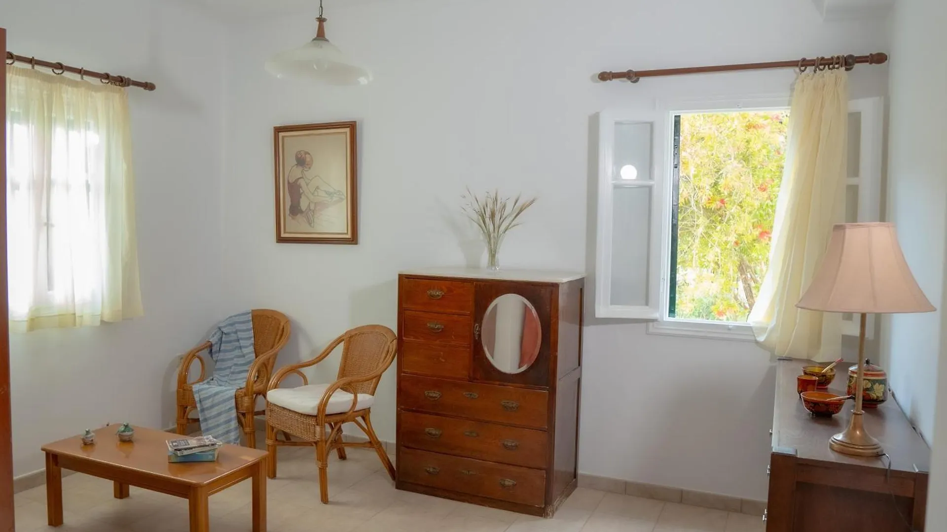 Bay View Villa Kourouklata