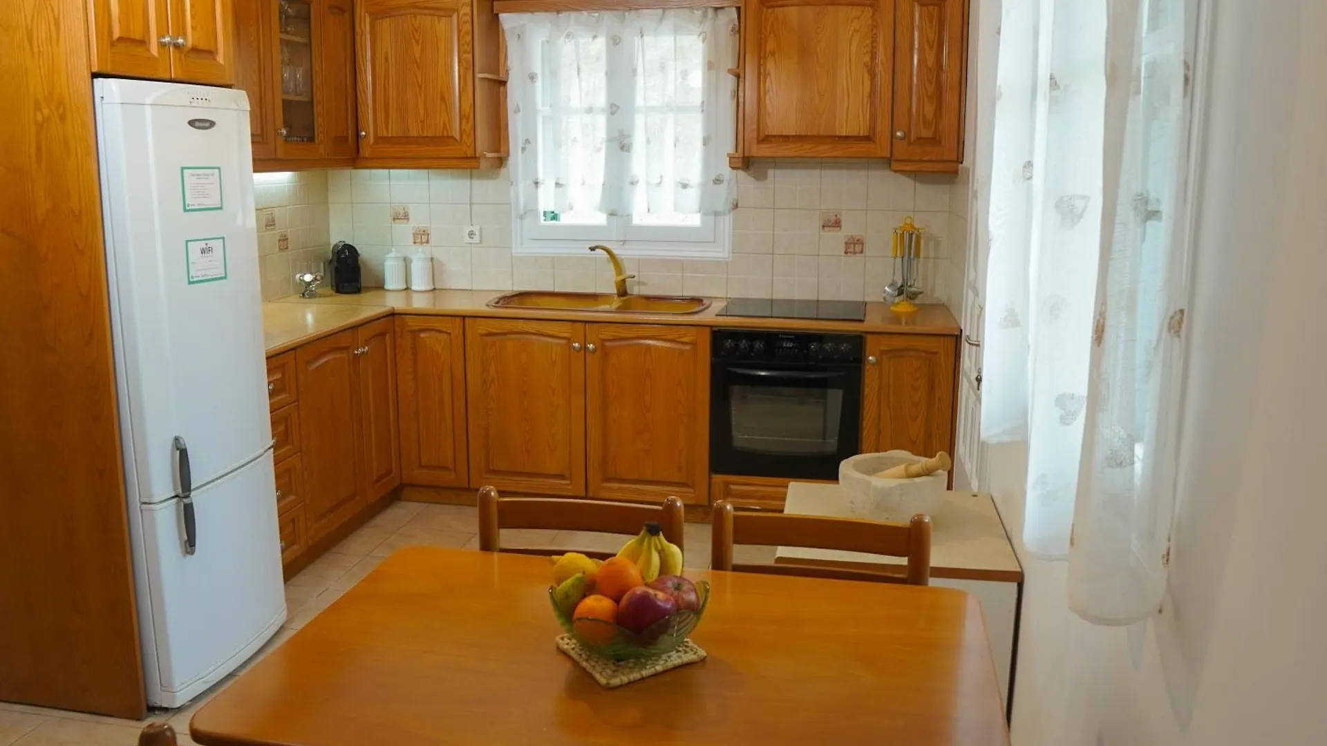Bay View Villa Kourouklata