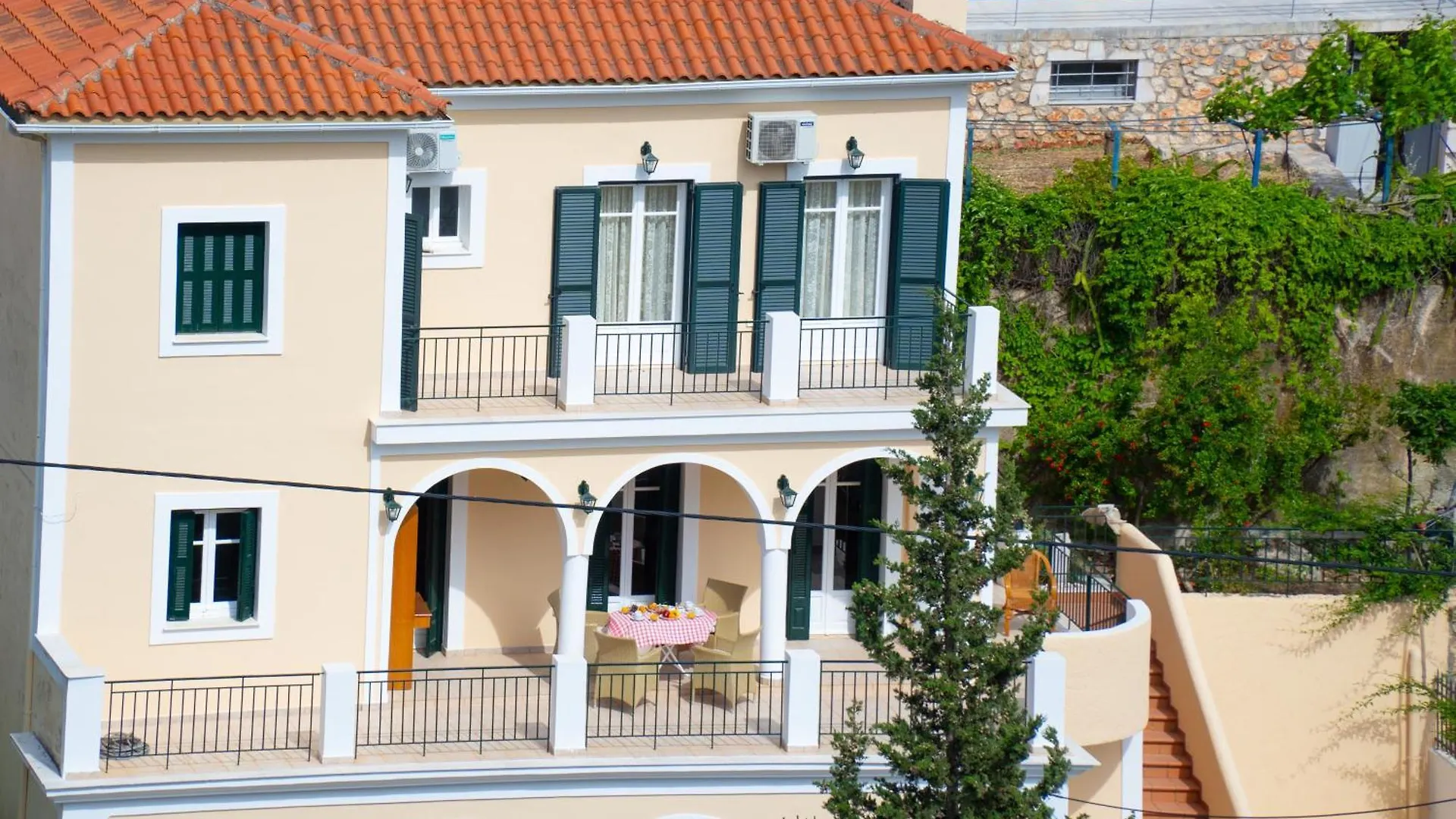 Bay View Villa Kourouklata