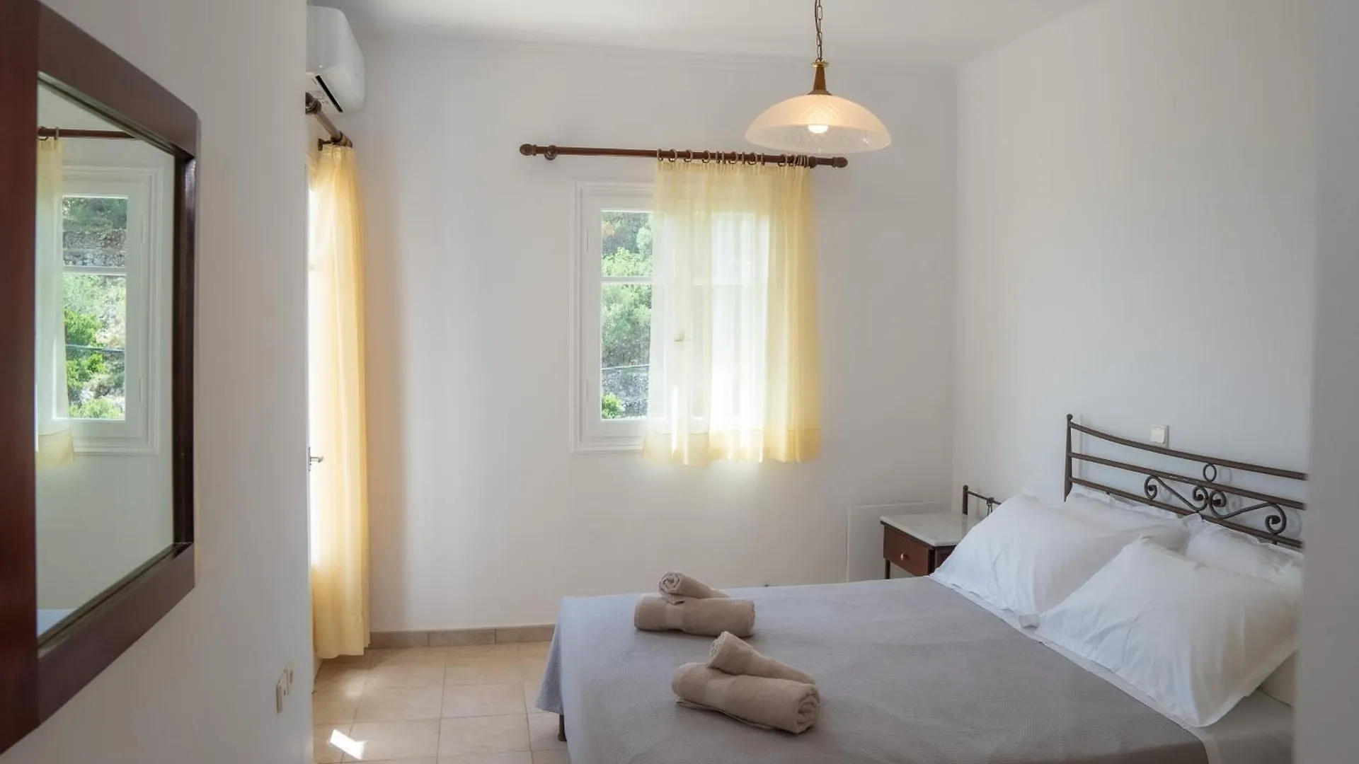 Bay View Villa Kourouklata