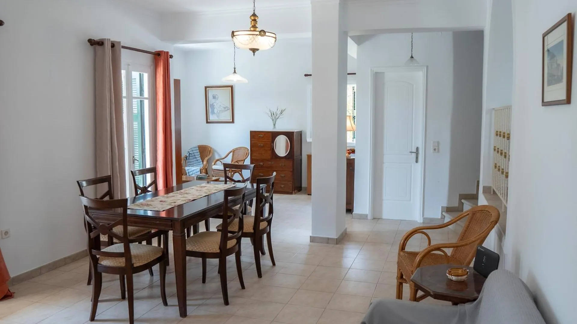 Bay View Villa Kourouklata 0*,