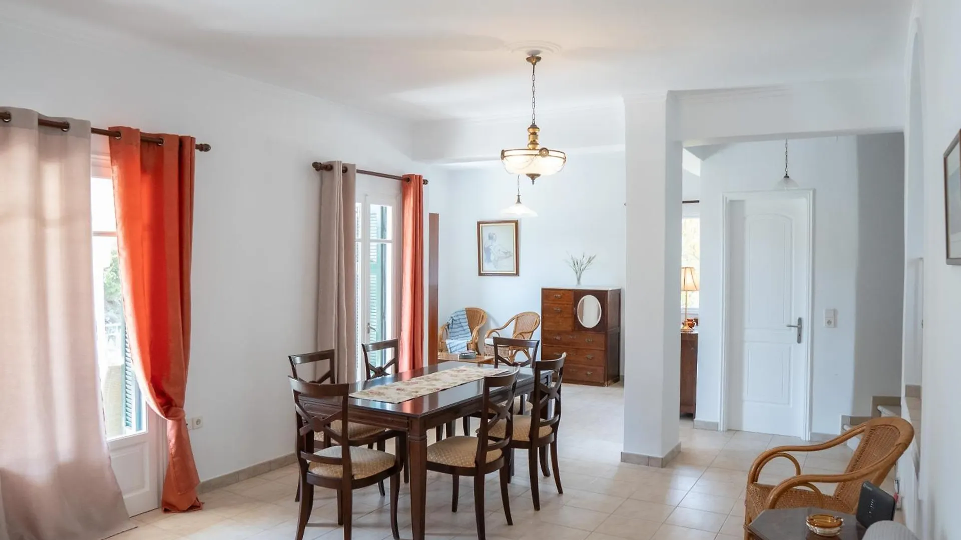 Bay View Villa Kourouklata