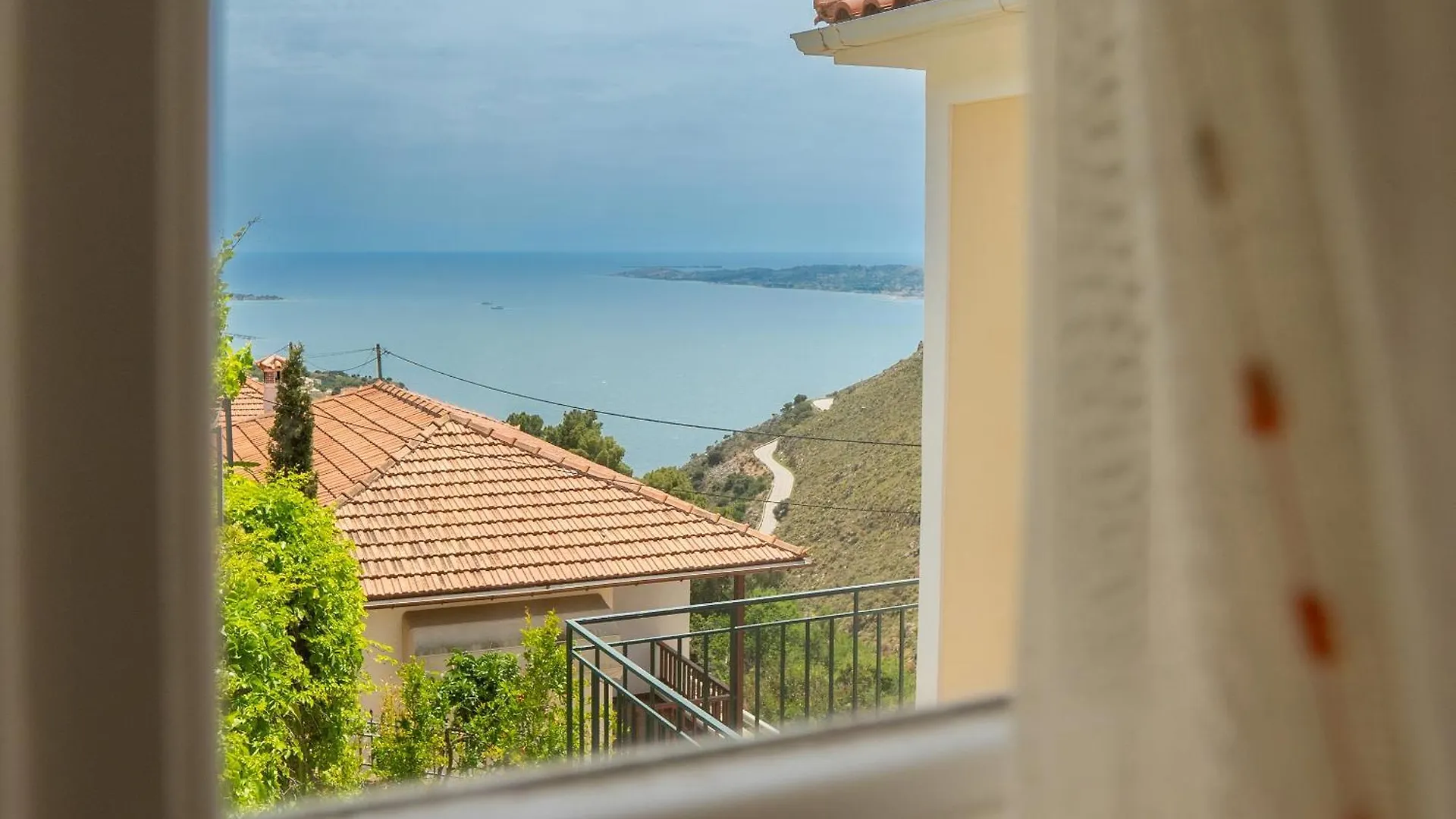 Bay View Villa Kourouklata
