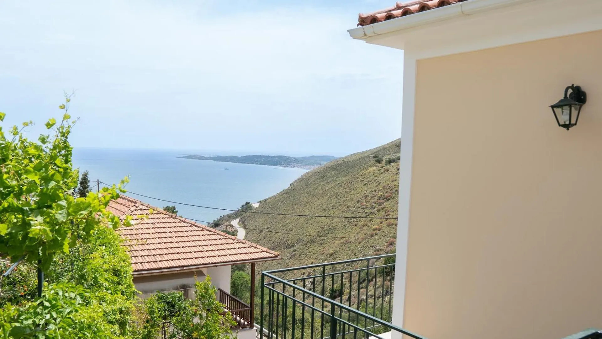 Bay View Villa Kourouklata